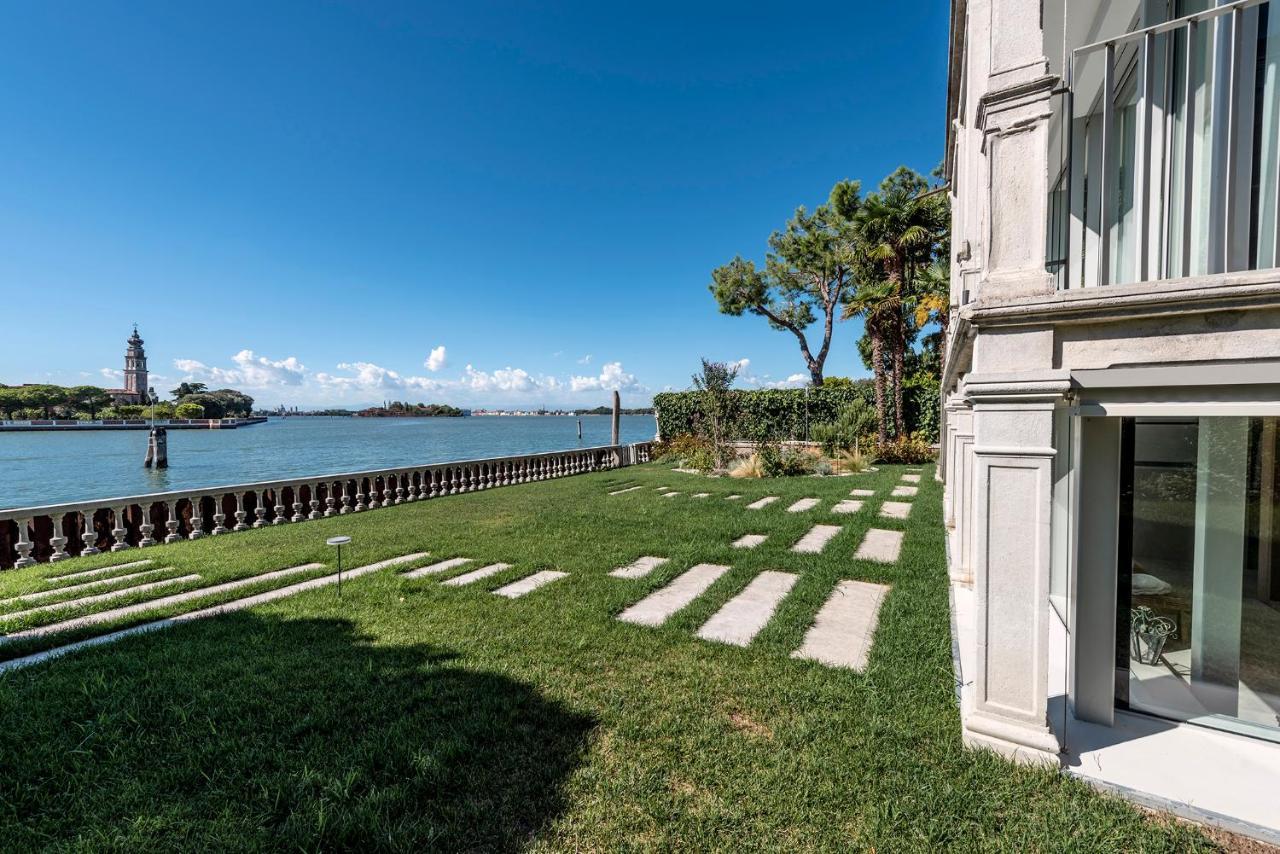 Ca' Delle Contesse - Villa On Lagoon With Private Dock And Spectacular View ヴェネツィア・リド島 エクステリア 写真