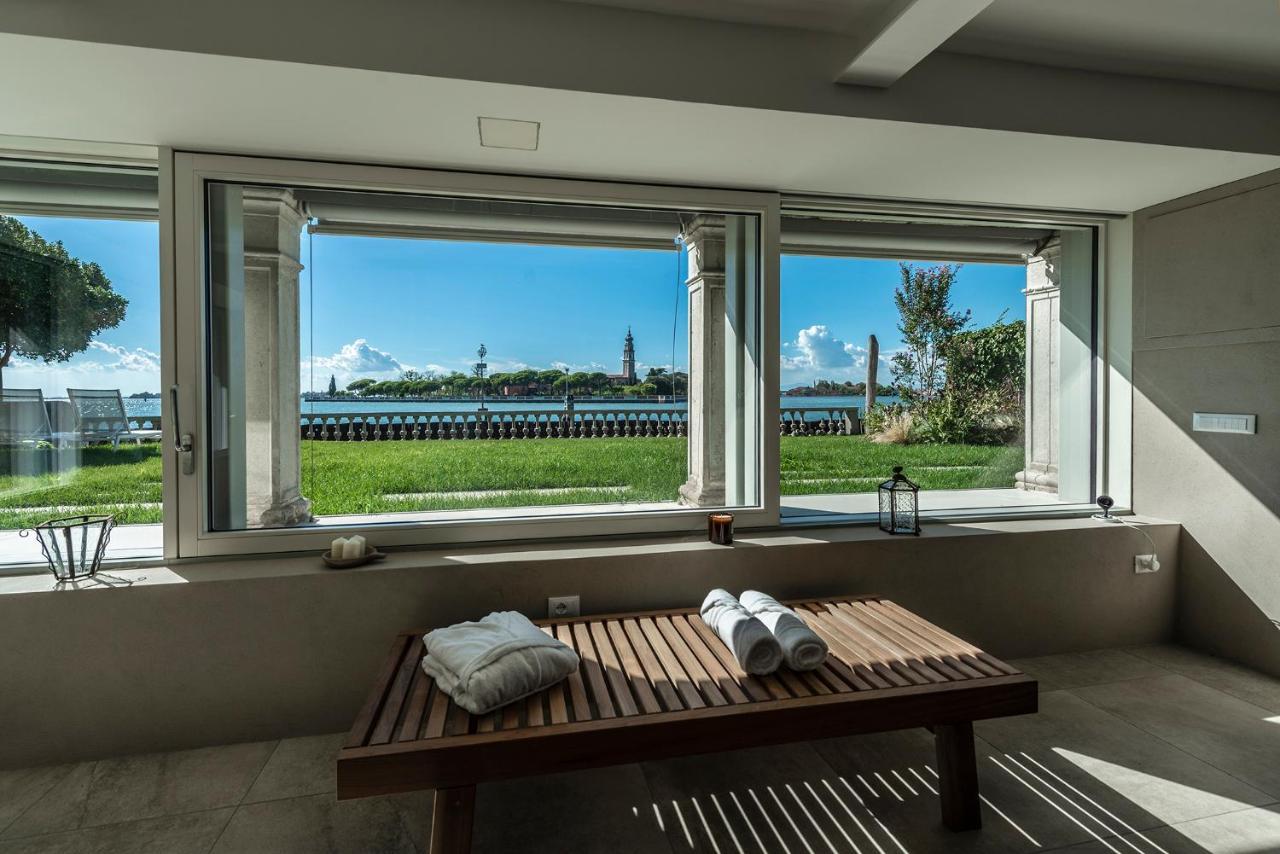 Ca' Delle Contesse - Villa On Lagoon With Private Dock And Spectacular View ヴェネツィア・リド島 エクステリア 写真