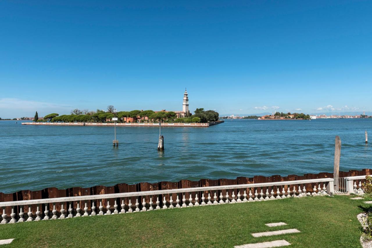 Ca' Delle Contesse - Villa On Lagoon With Private Dock And Spectacular View ヴェネツィア・リド島 エクステリア 写真