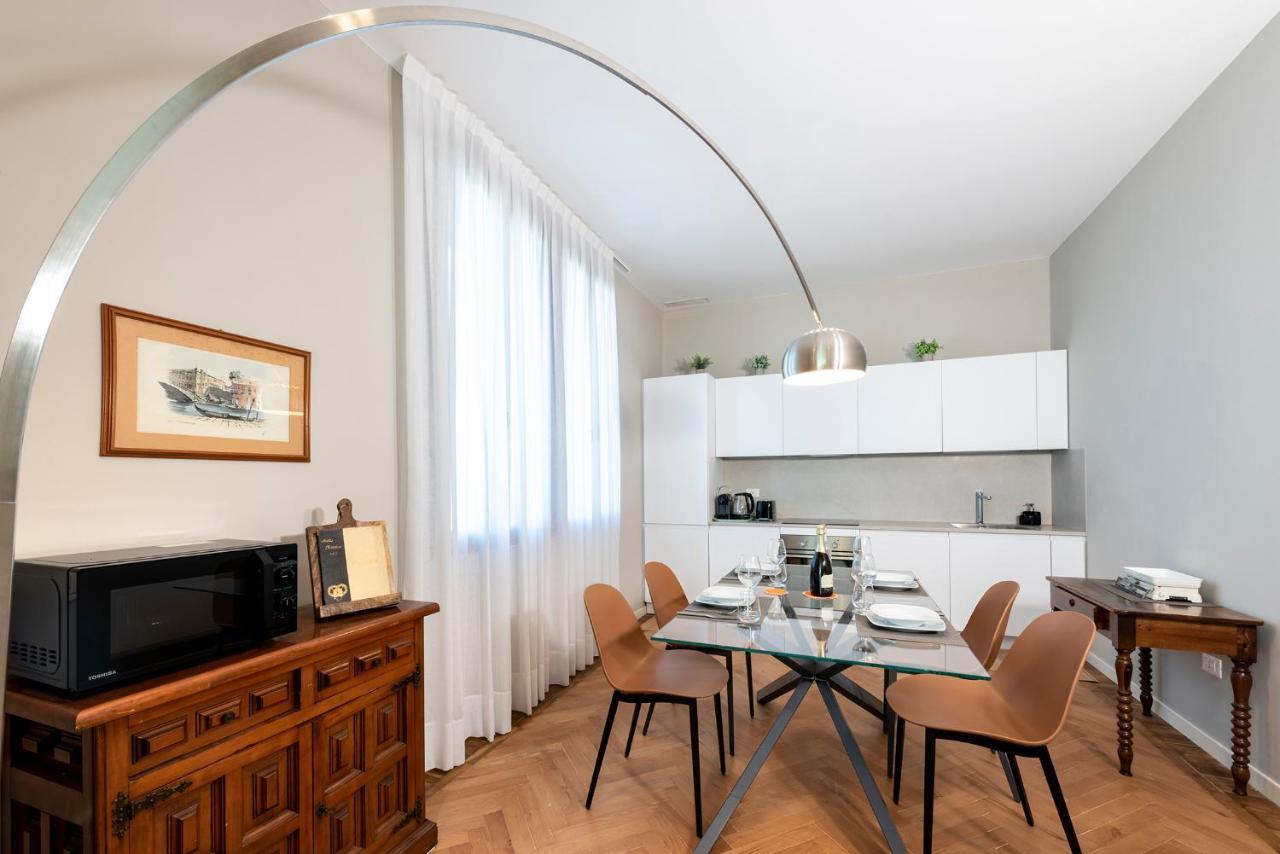 Ca' Delle Contesse - Villa On Lagoon With Private Dock And Spectacular View ヴェネツィア・リド島 エクステリア 写真