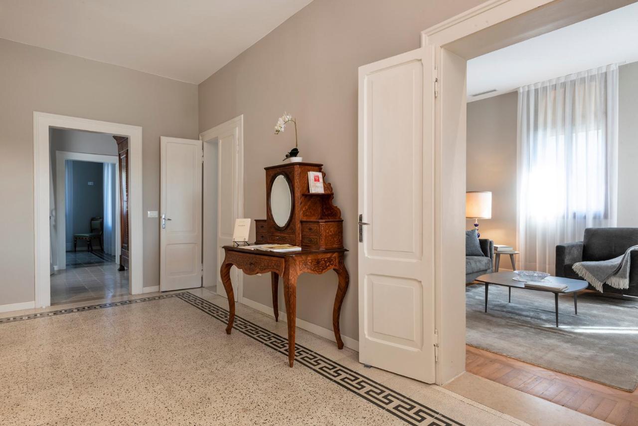 Ca' Delle Contesse - Villa On Lagoon With Private Dock And Spectacular View ヴェネツィア・リド島 エクステリア 写真