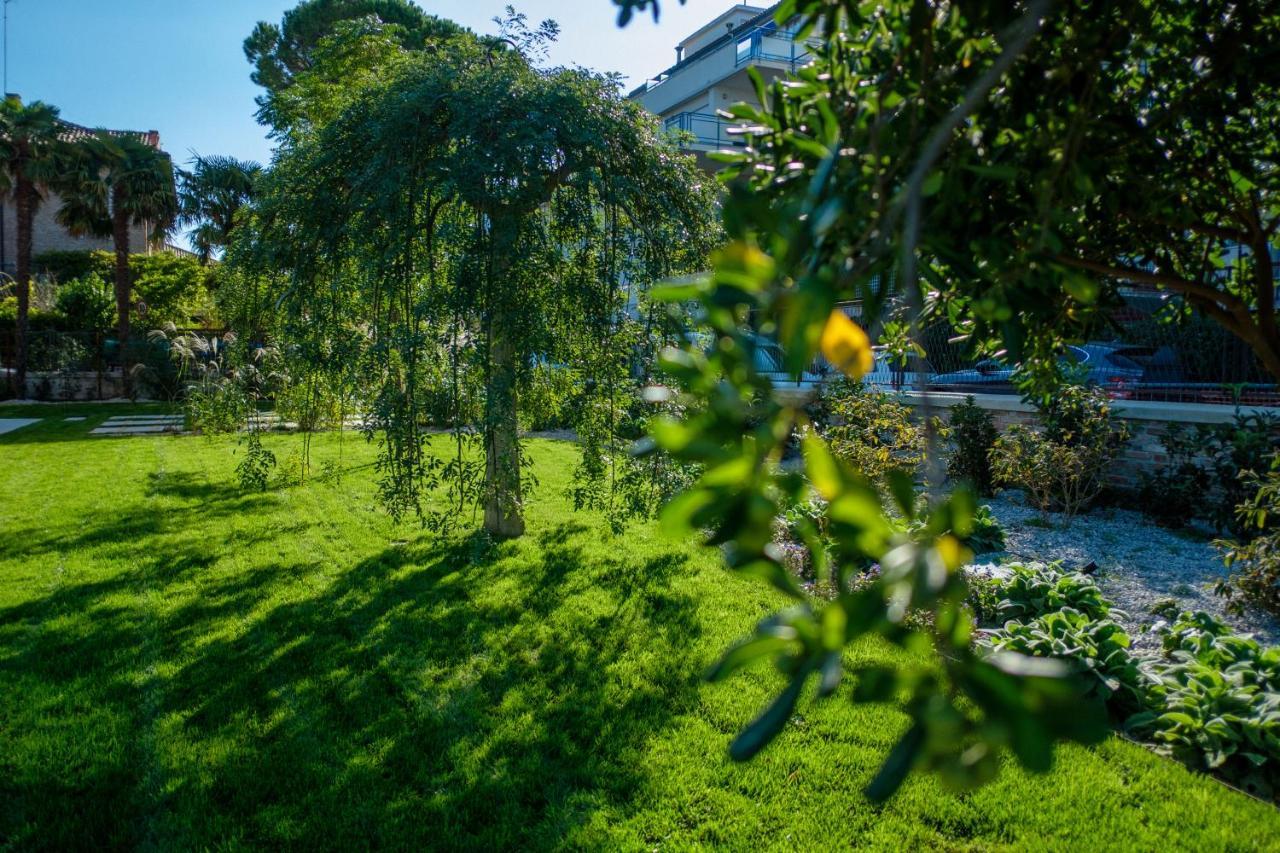 Ca' Delle Contesse - Villa On Lagoon With Private Dock And Spectacular View ヴェネツィア・リド島 エクステリア 写真
